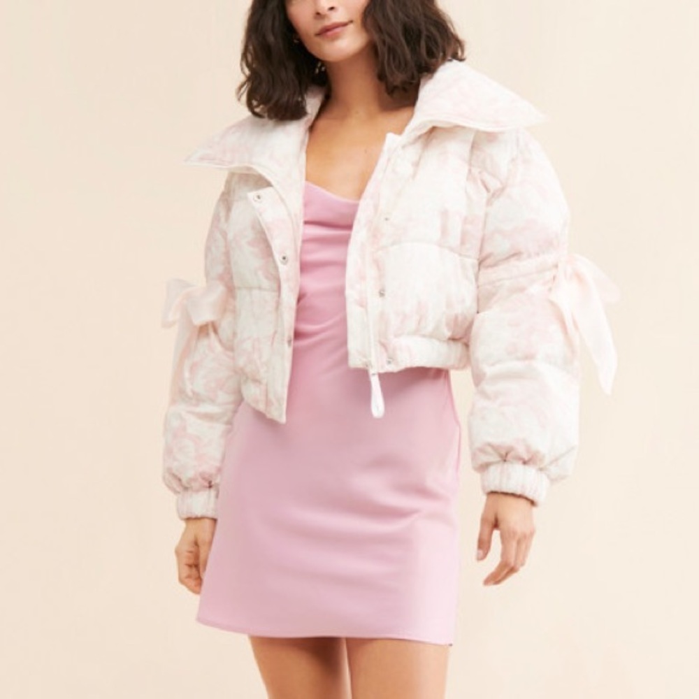 Selkie • Marshmallow Printed Cropped Puffer Coat with Ribbon Sleeves
